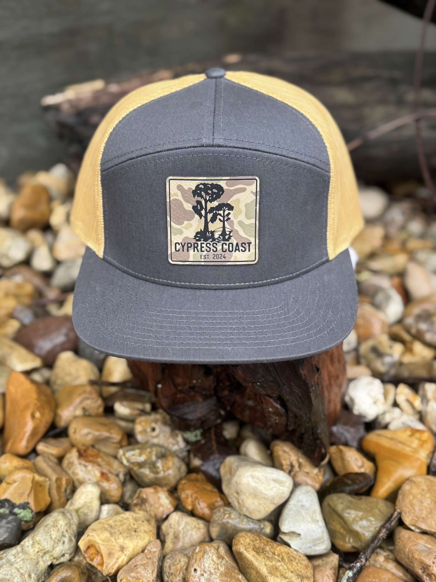 Grey/gold 7 panel